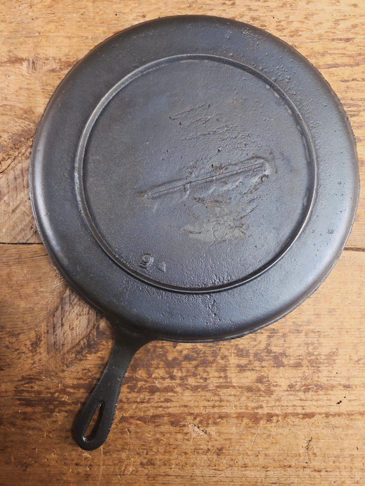 Late 1800’s Antique #9 Round Stove Eye Griddle with Gate mark and Raised 9 straight handle Griddle