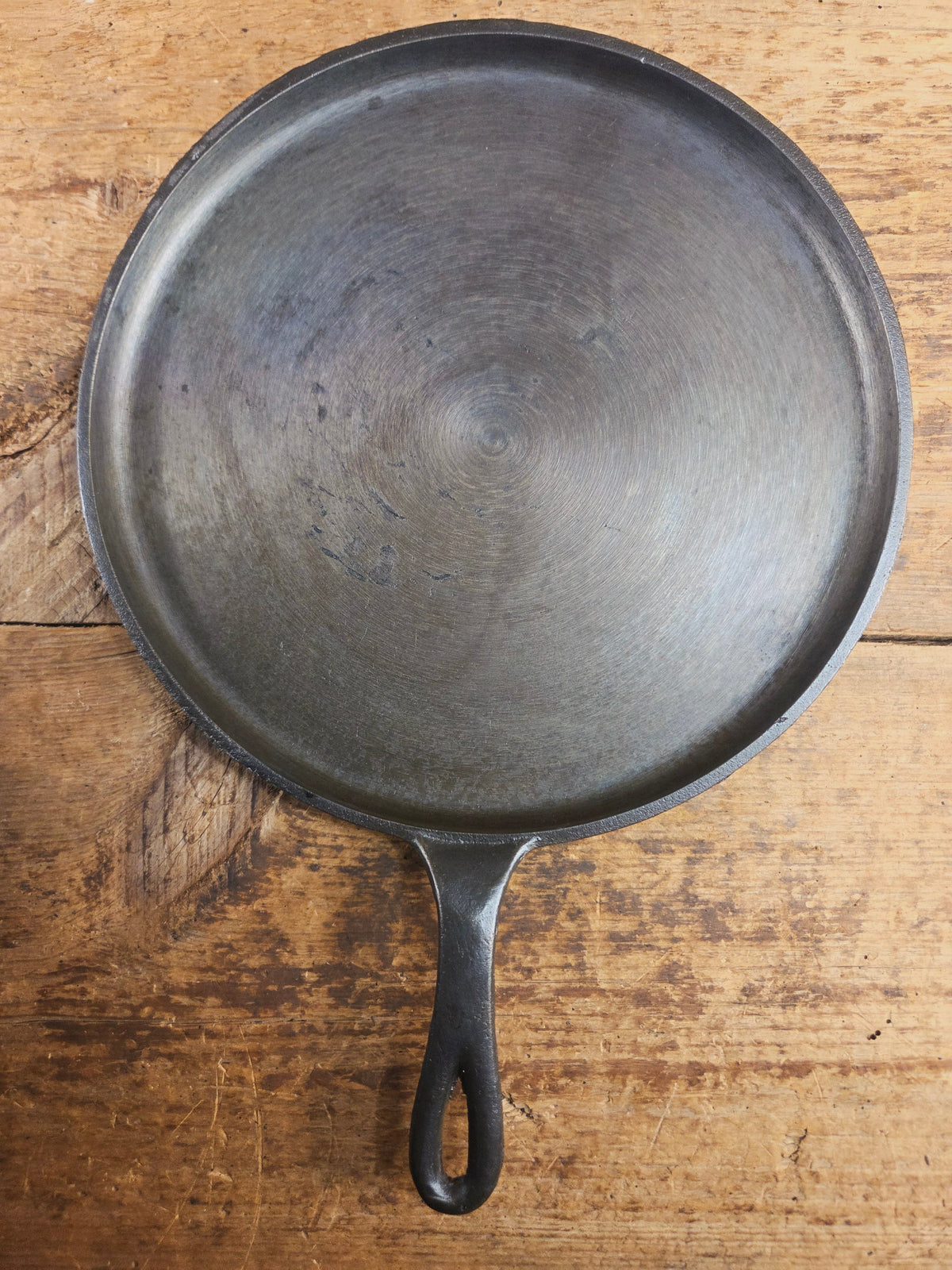 Late 1800’s Antique #9 Round Stove Eye Griddle with Gate mark and Raised 9 straight handle Griddle