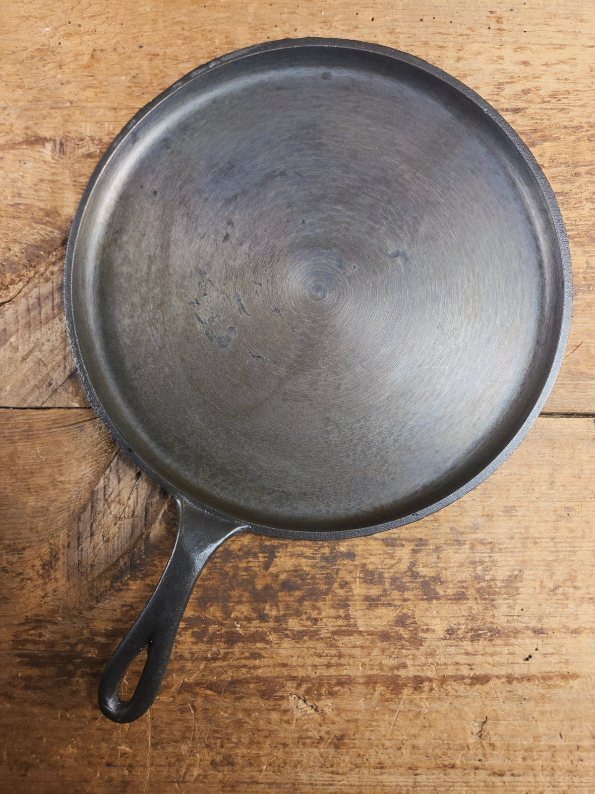 Late 1800’s Antique #9 Round Stove Eye Griddle with Gate mark and Raised 9 straight handle Griddle