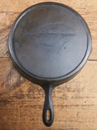 Antique elegant gate-marked unknown #9 skillet. Amazing condition Est 1880’s Era. Flat handle raised #9 Pattern Skillet