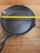 HTF and Gorgeous! Early 1900’s Wagner ’Arc Straight’ logo #10 Cast Iron Skillet. Big skillet for big appetites! Skillet