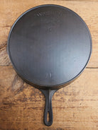 HTF and Gorgeous! Early 1900’s Wagner ’Arc Straight’ logo #11 Cast Iron Skillet Skillet