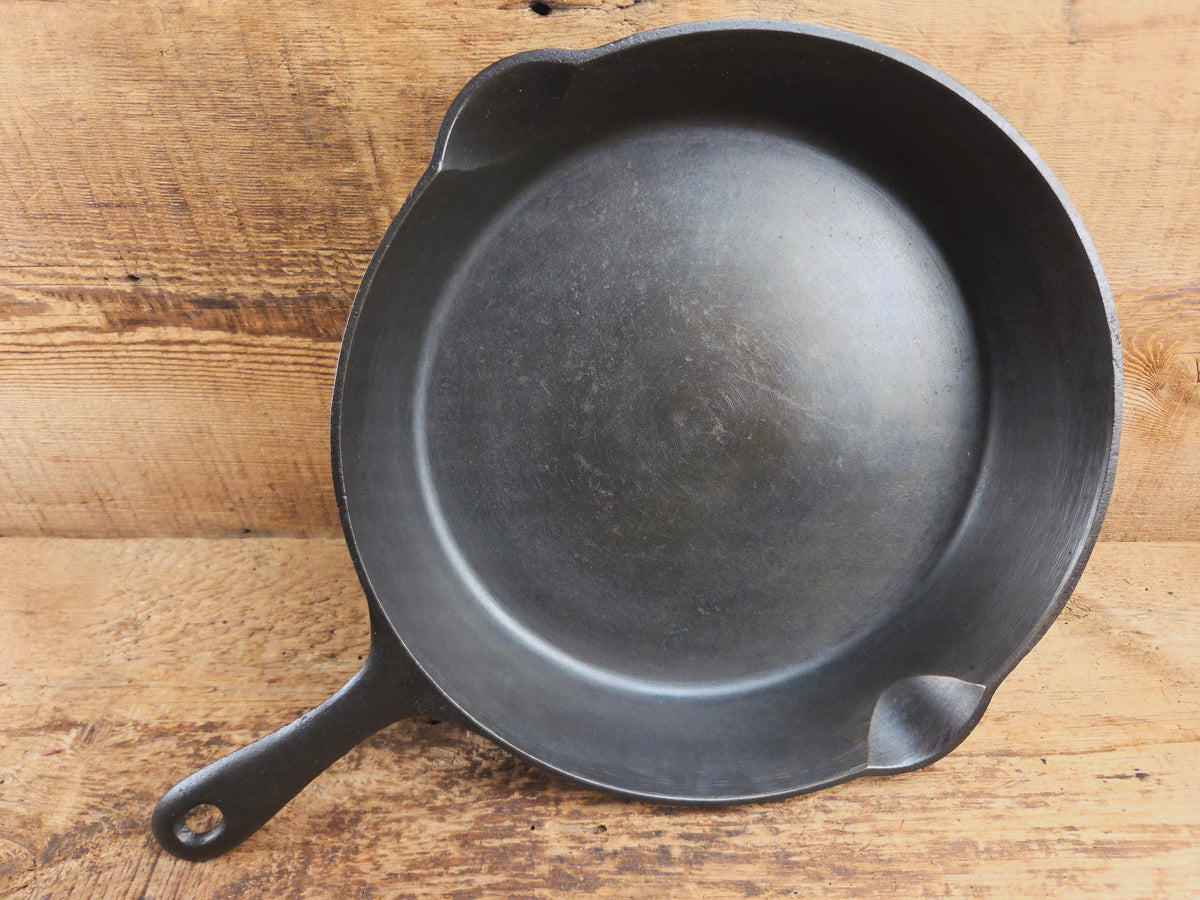 Griswold’s Good Health #9 Cast Iron Skillet 659. Classic Department store piece! Skillet