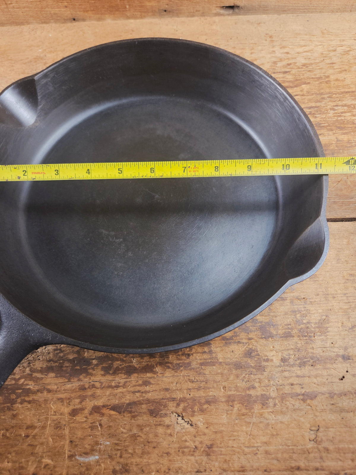 Griswold’s Good Health #9 Cast Iron Skillet 659. Classic Department store piece! Skillet