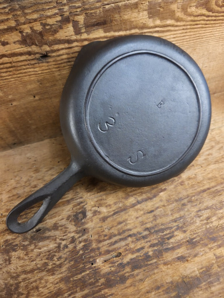 Amazing gift idea! Early Birmingham Stove & Range #3 E ’S’ Series Egg Skillet Red Mountain Series. Restored and Ready