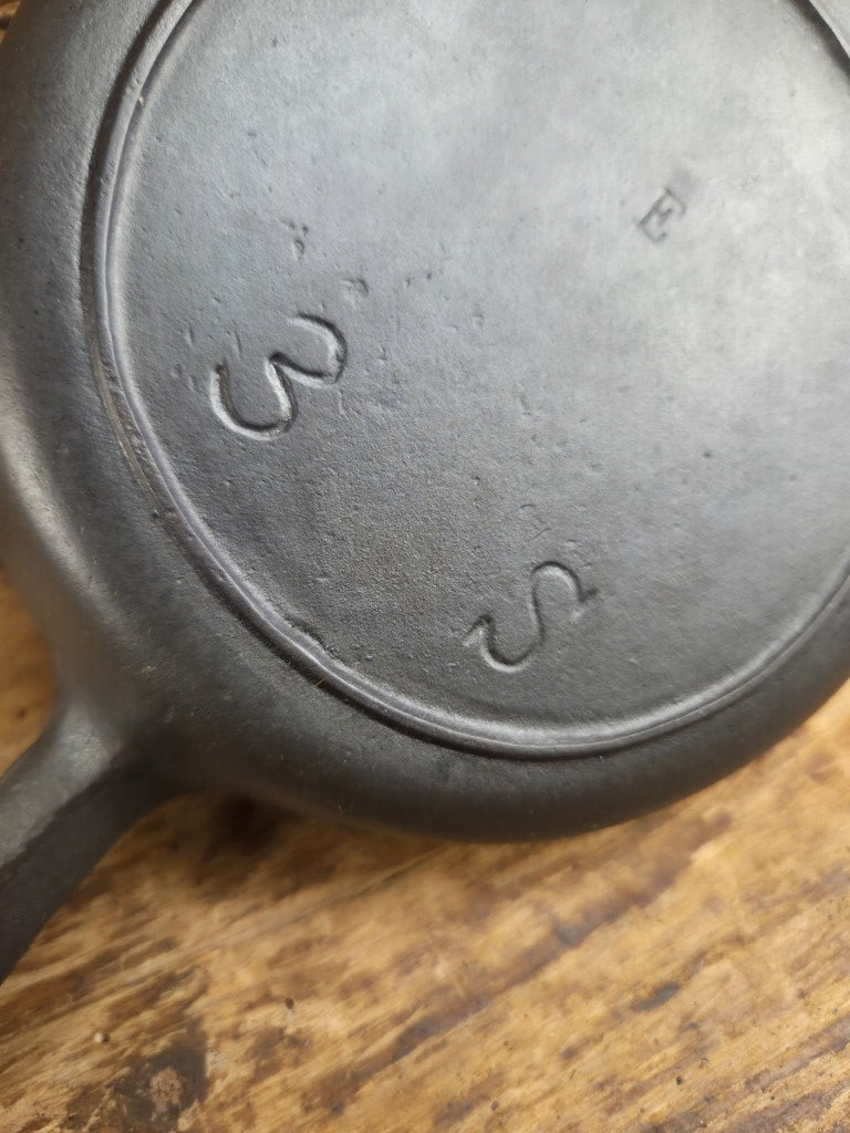 Amazing gift idea! Early Birmingham Stove & Range #3 E ’S’ Series Egg Skillet Red Mountain Series. Restored and Ready