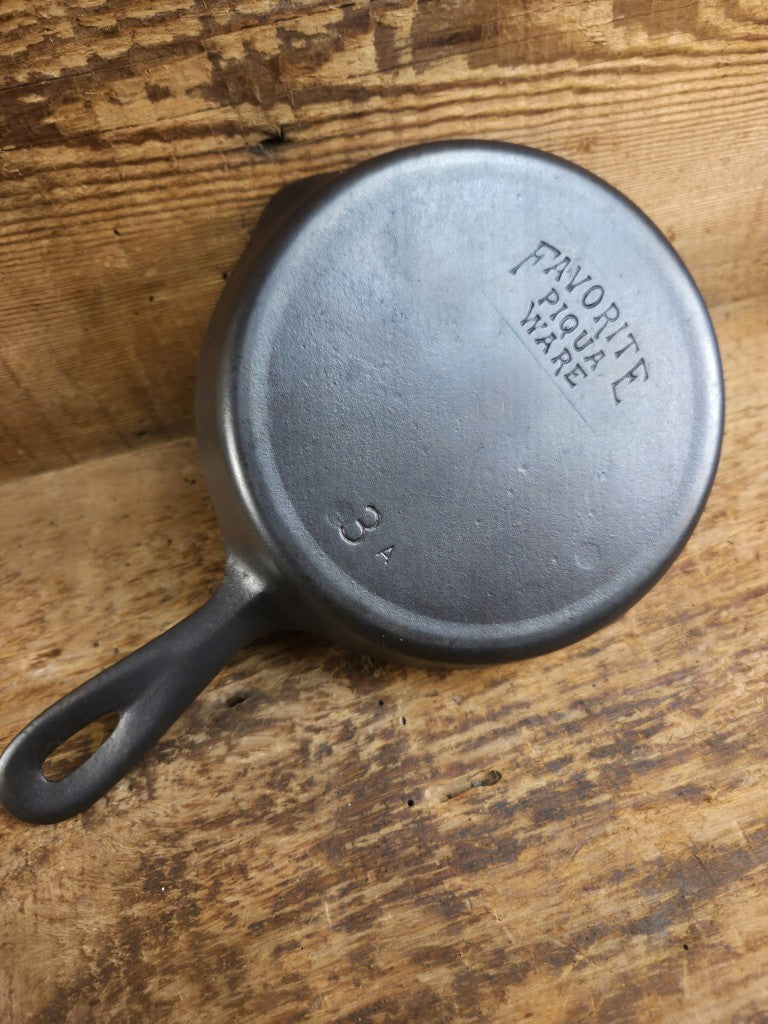 Classic Egg Skillet! 1920’s Favorite Piqua Ware #3 Skillet 3 A Skillet