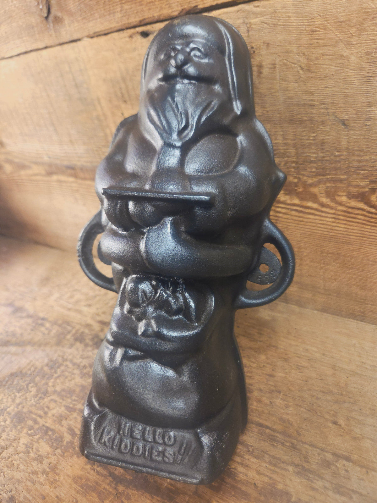 Ho Ho Hold the SHOW!! The Authentic #897/898 Griswold SANTA Cake Mold (Hello Kiddies!). Many copies are out there see