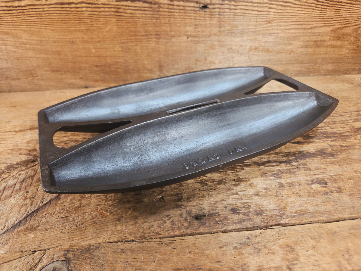 Calling all sourdough fanatics! This Griswold 2 Cup Vienna Bread Pan is a tough one to find! 1920’s Era Raised Letter