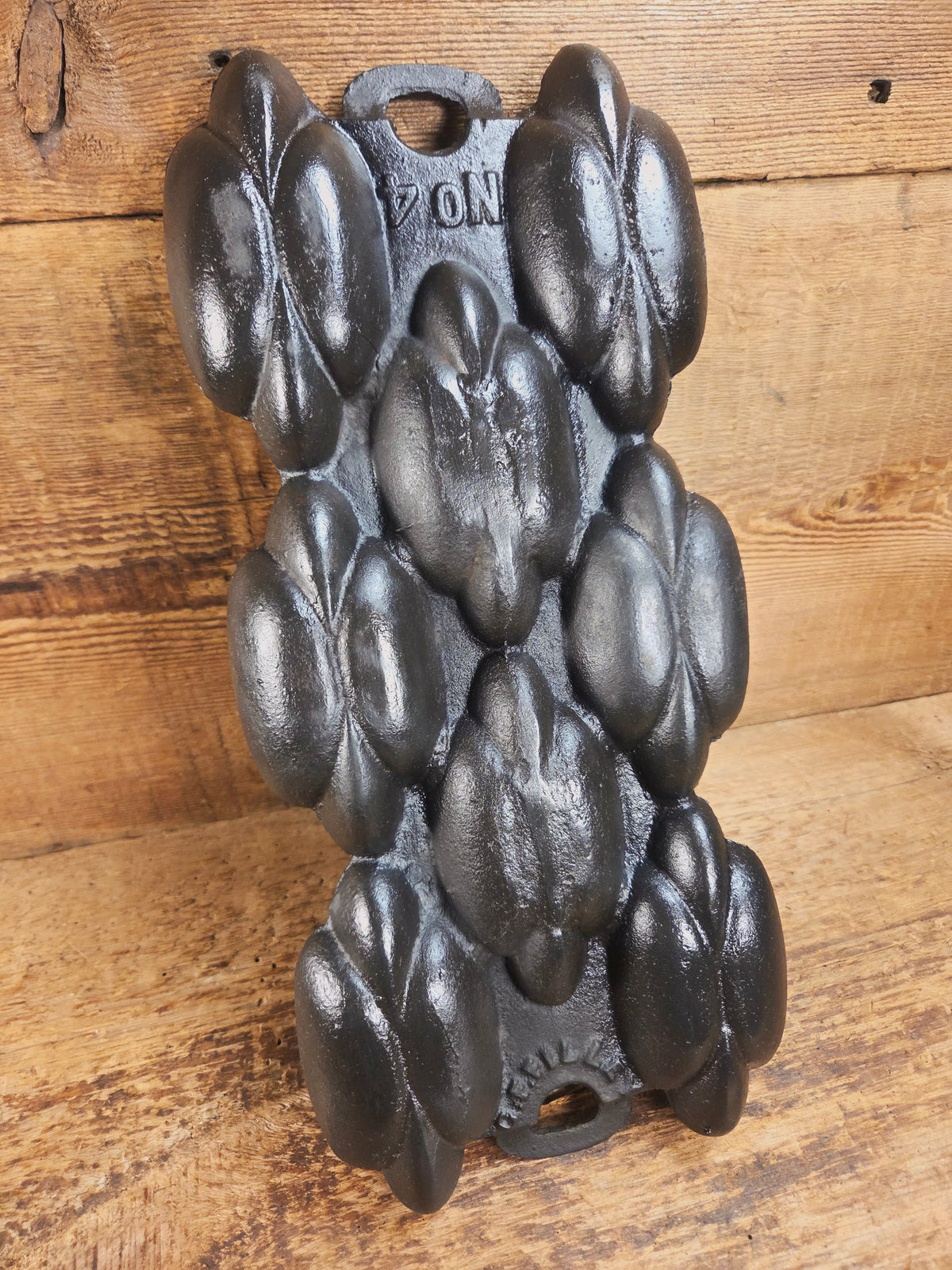 Amazing! 1865-1900 G.M. Filley No. 4 Gem Pan. Rare Piece hard to find. See pics and Description Bakeware