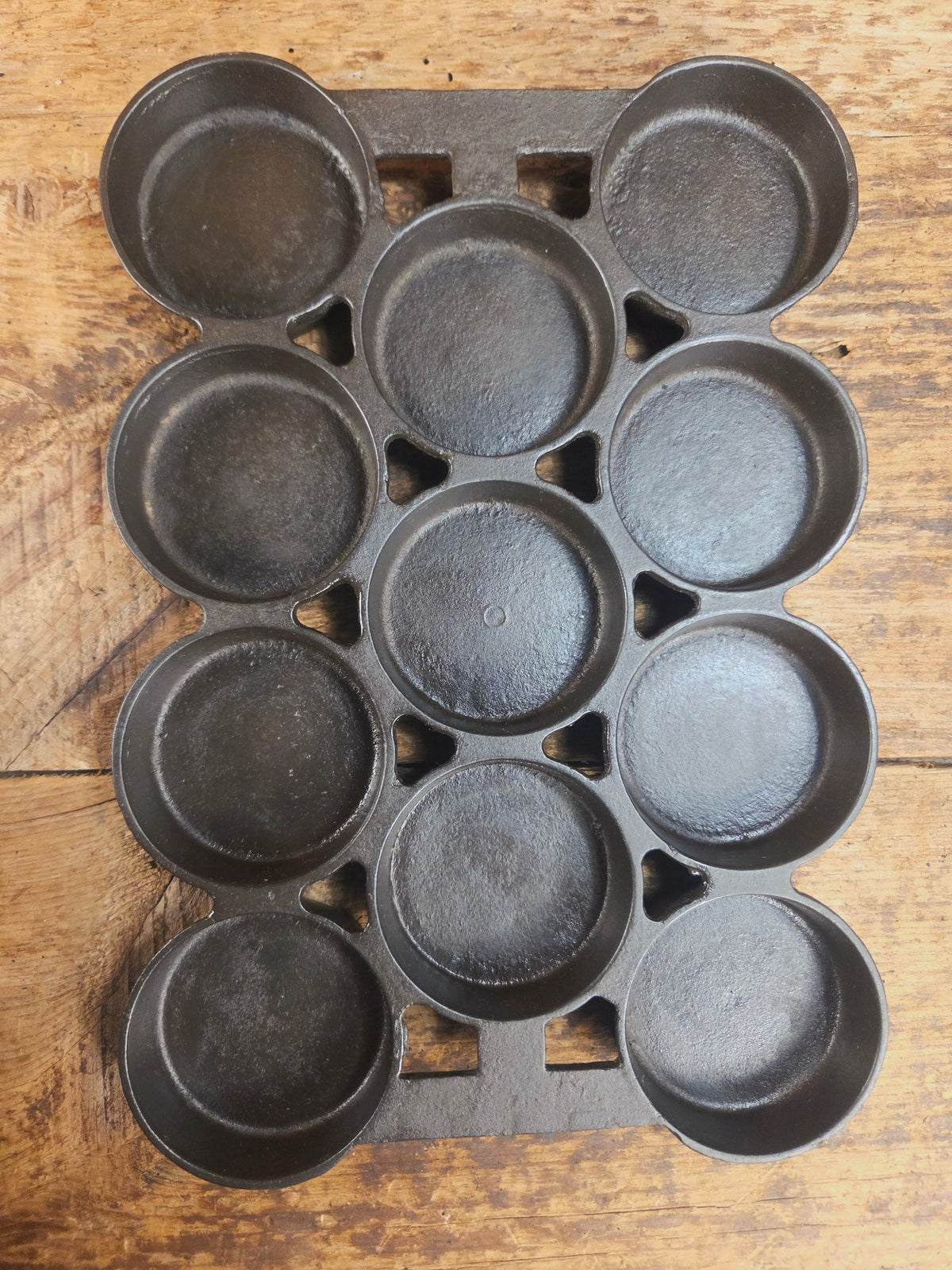 HTF 1920’s Griswold No. 1 Gem Pan Variation 1 11 cup p/n 940. Rarity 4 Bakeware
