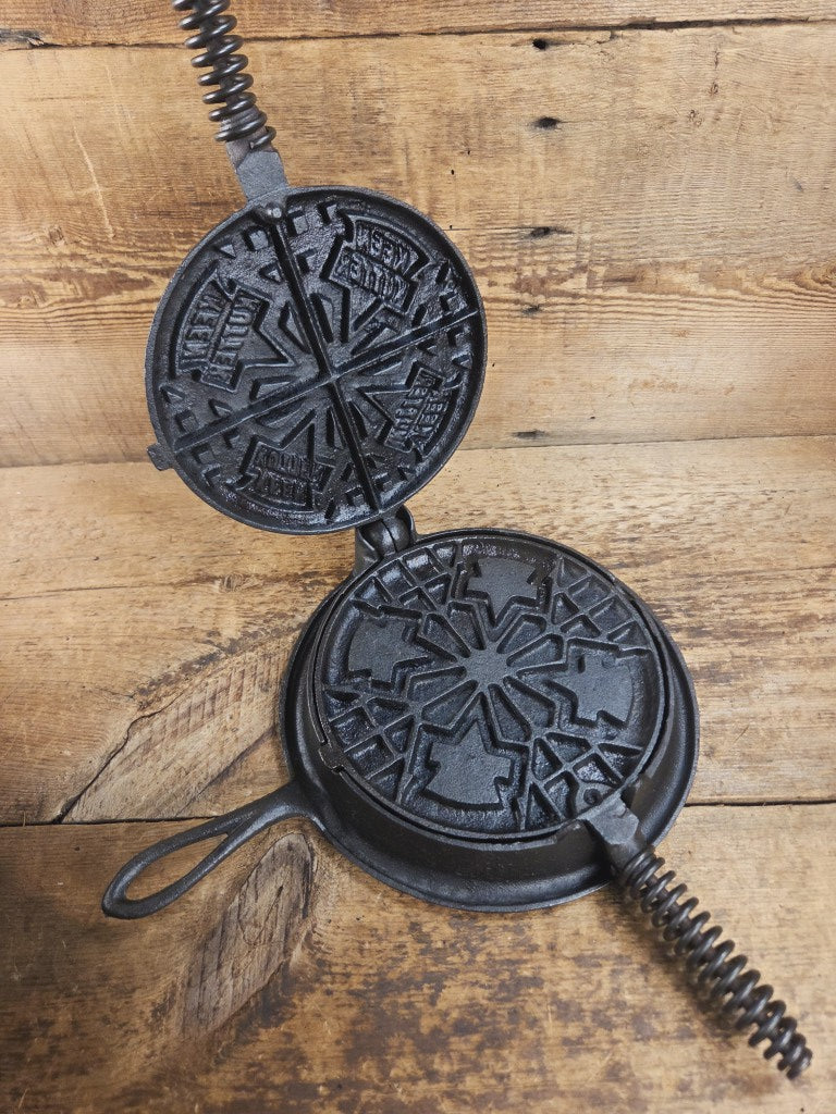 Hard to find check out the waffle pattern! 1920’s ’Keen Kutter’ by E.C. Simmons (Simmons hardware) #8 Waffle Iron with