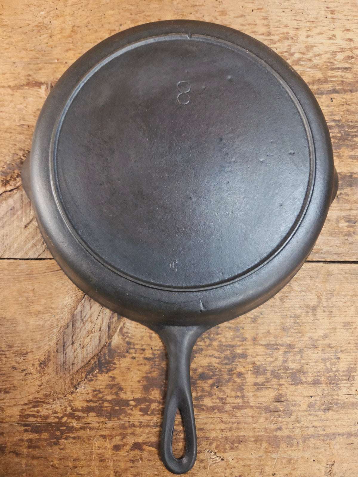 1910’s very early Lodge #8 Cast Iron Skillet with Single Notch and Raised C Skillet