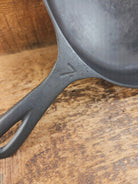 HTF Martin Stove & Range Co. #7 Cast Iron Skillet with ’Hamburger’ Logo. Versatile and elegant Skillet