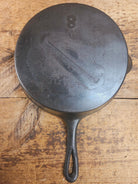 Antique gate-marked unknown #8 skillet. Est 1880’s. Left single spout heat ring bottom w/ semi fancy handle Skillet
