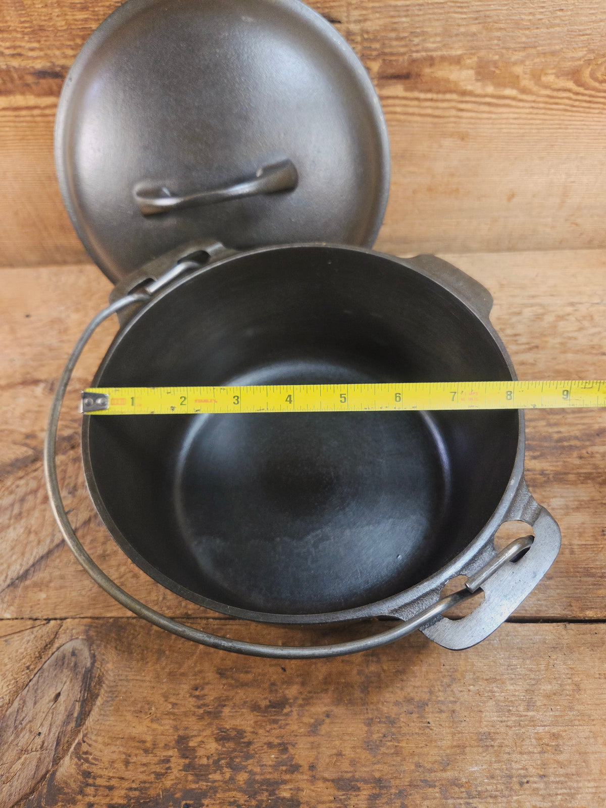 WOW Hard to Find and the cutest Dutch oven EVER. 1920’s Griswold #6 Tite-Top Cast Iron Dutch Oven High Dome Lid with EZ