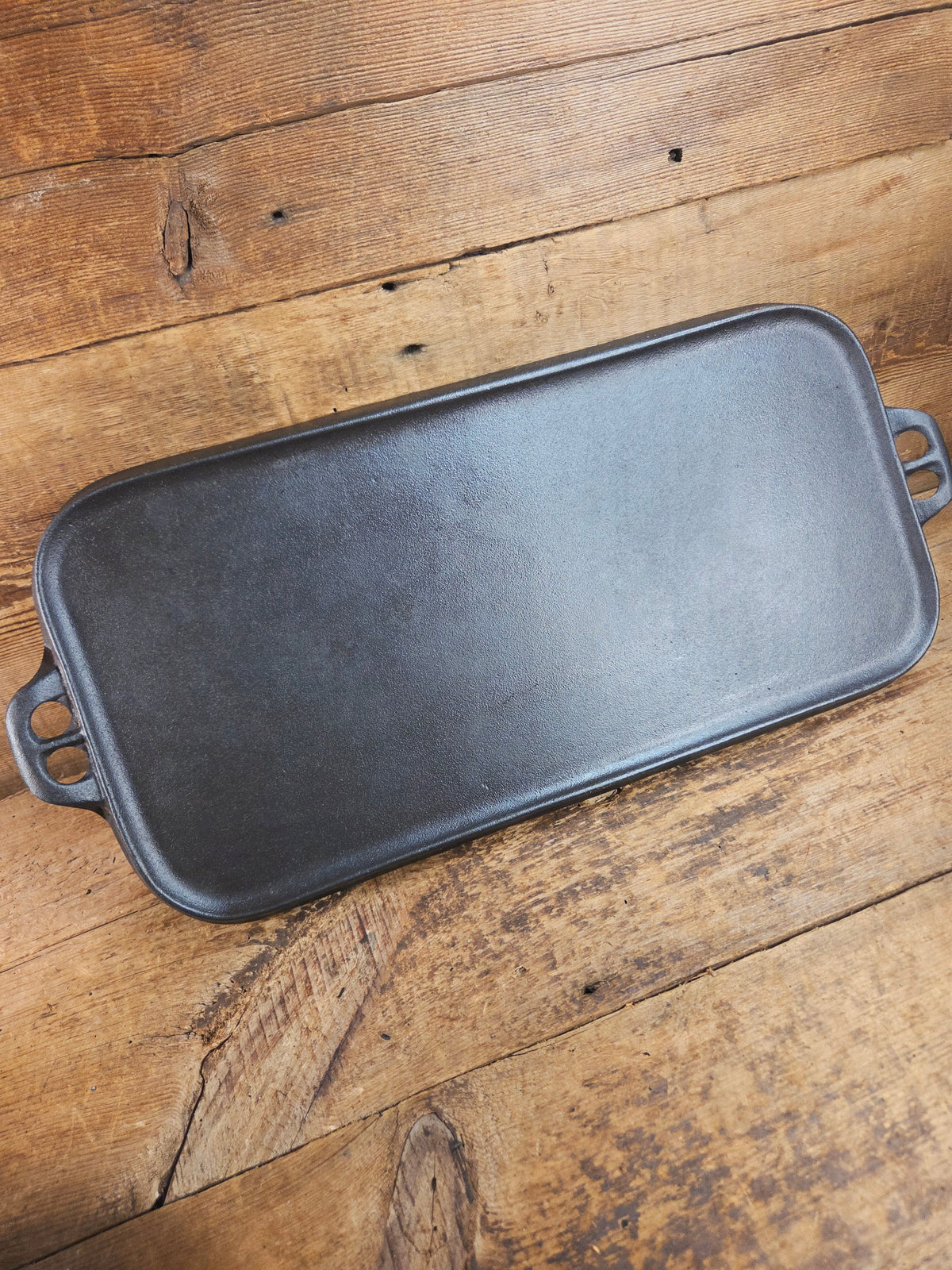 1940’s era Lodge 9 Long Griddle. Great for the grill or stove top for pancakes or burgers! (Copy) Griddle
