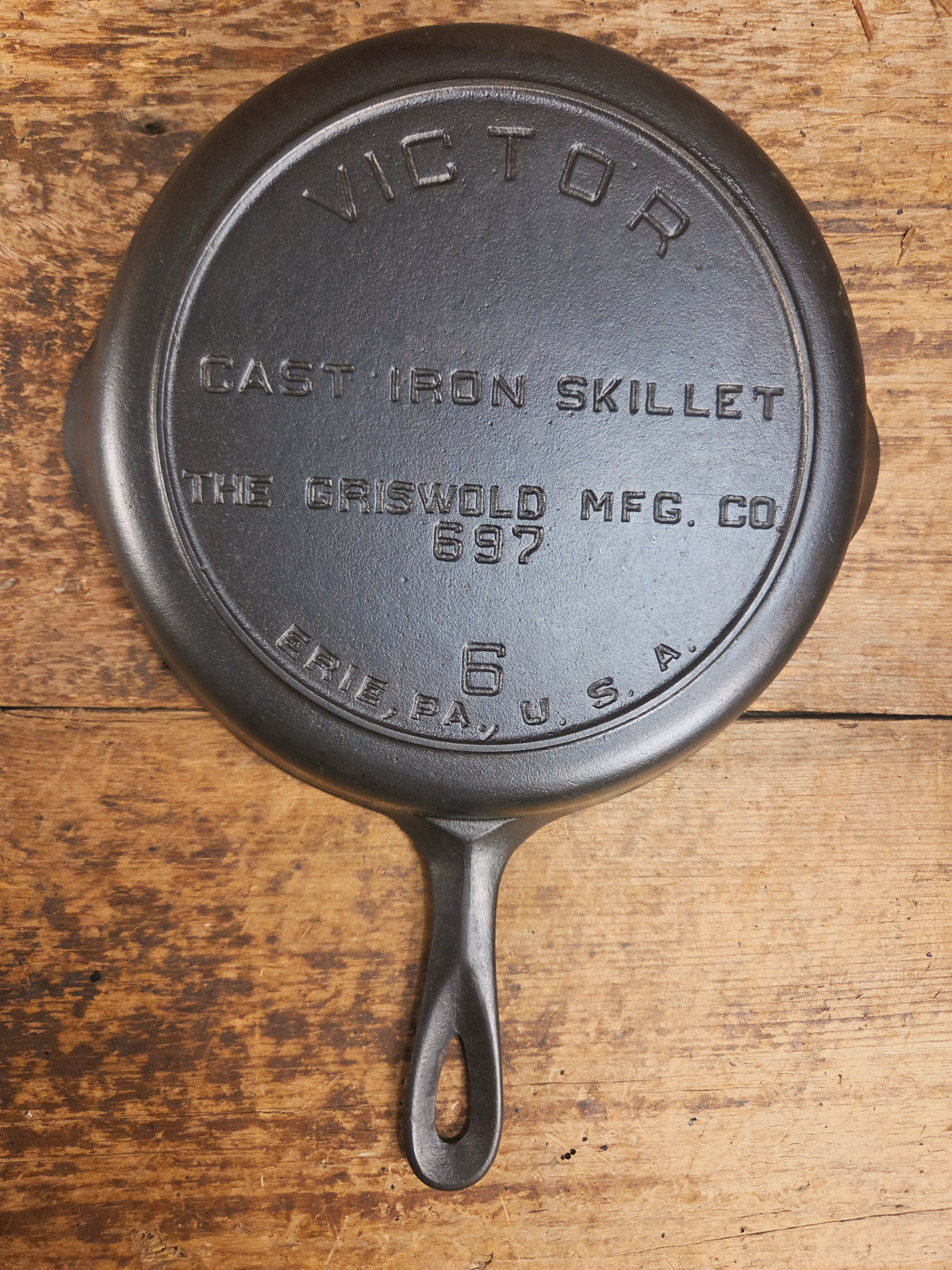 Priced to Sell Hard to Find 1920’s Griswold’s Victor #6 Skillet with Heat Ring Fully Marked 697 Skillet