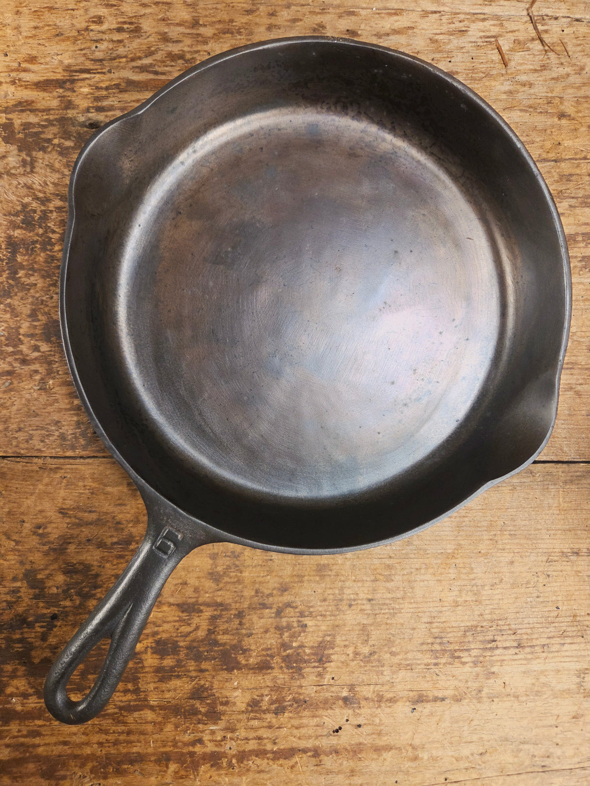 Priced to Sell Hard to Find 1920’s Griswold’s Victor #6 Skillet with Heat Ring Fully Marked 697 Skillet