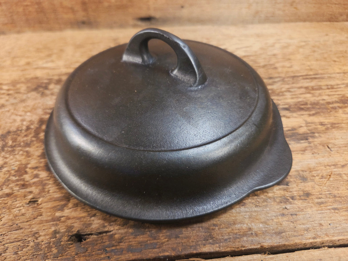 Awesome Griswold No. 3 Cast Iron Skillet Lid with Small Block Logo 1093. Tough to find so cool to own! Skillet