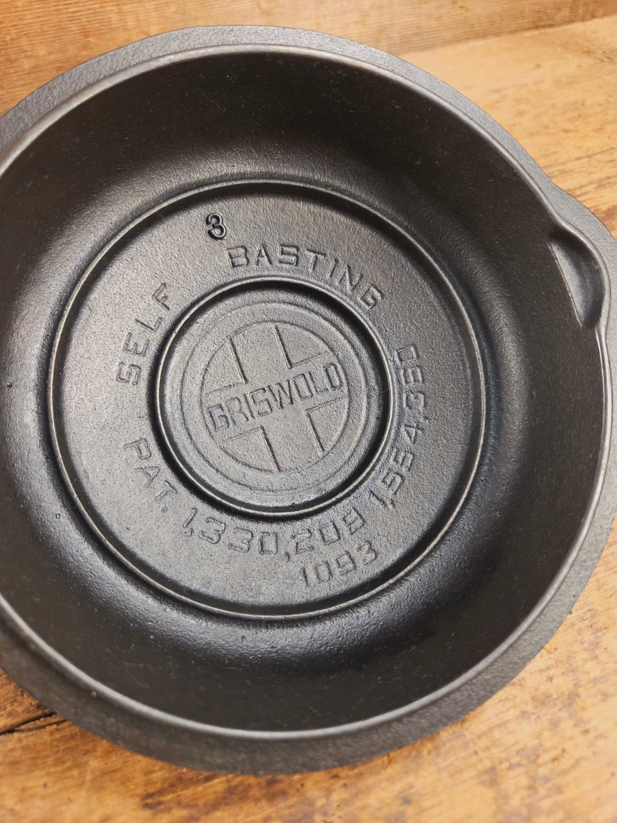 Awesome Griswold No. 3 Cast Iron Skillet Lid with Small Block Logo 1093. Tough to find so cool to own! Skillet