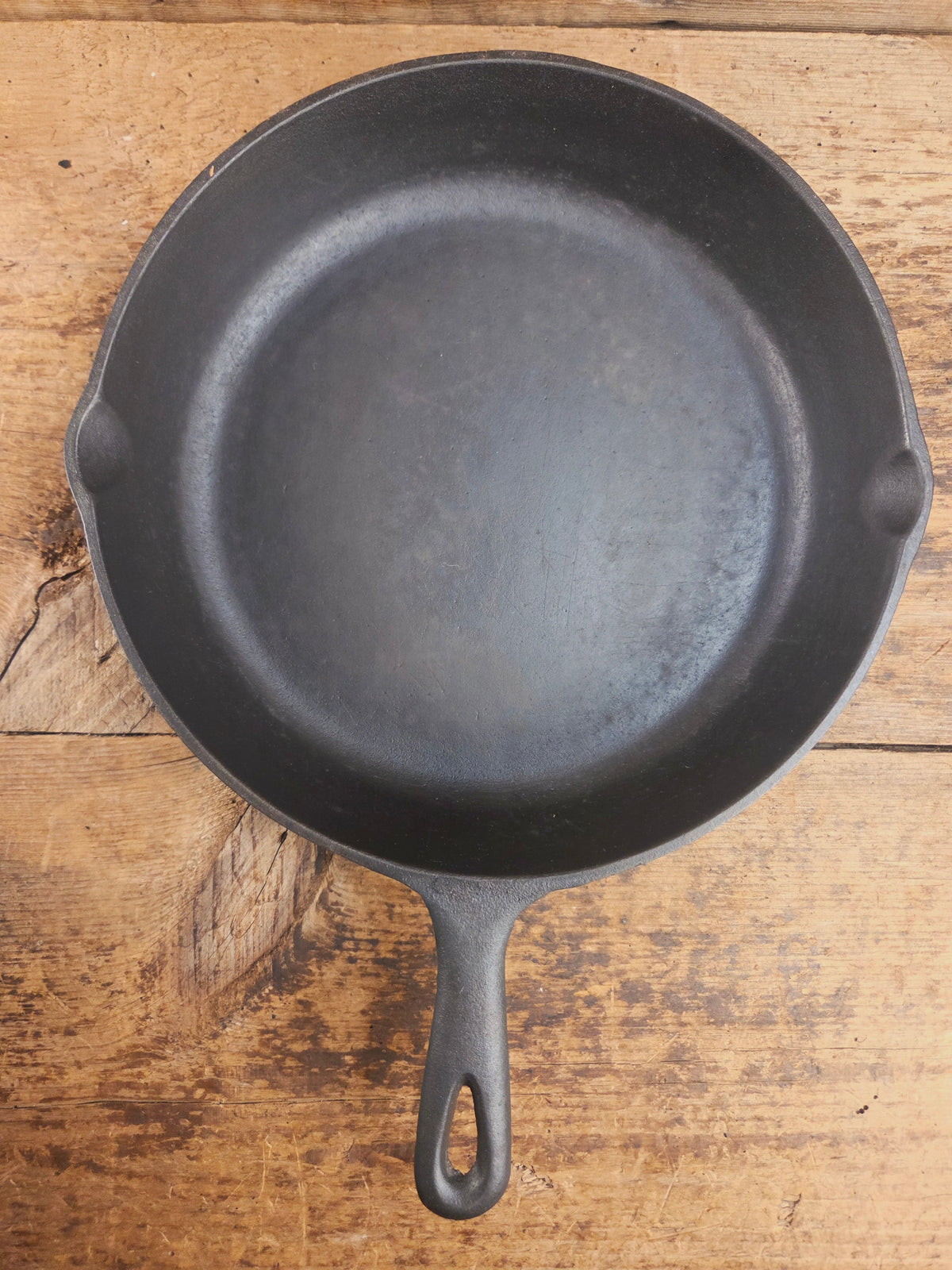 The Classic southern skillet! Birmingham Stove & Range Century Series No. 8 Skillet Skillet