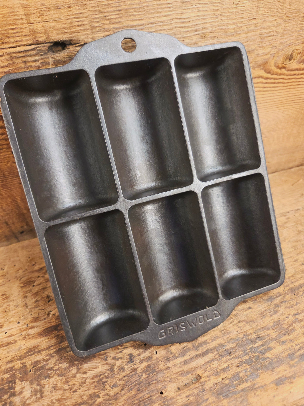 WOW. Tough To Find 1920’s LARGE Griswold No. 16 French Roll Bread 6 cup 6139 Bakeware