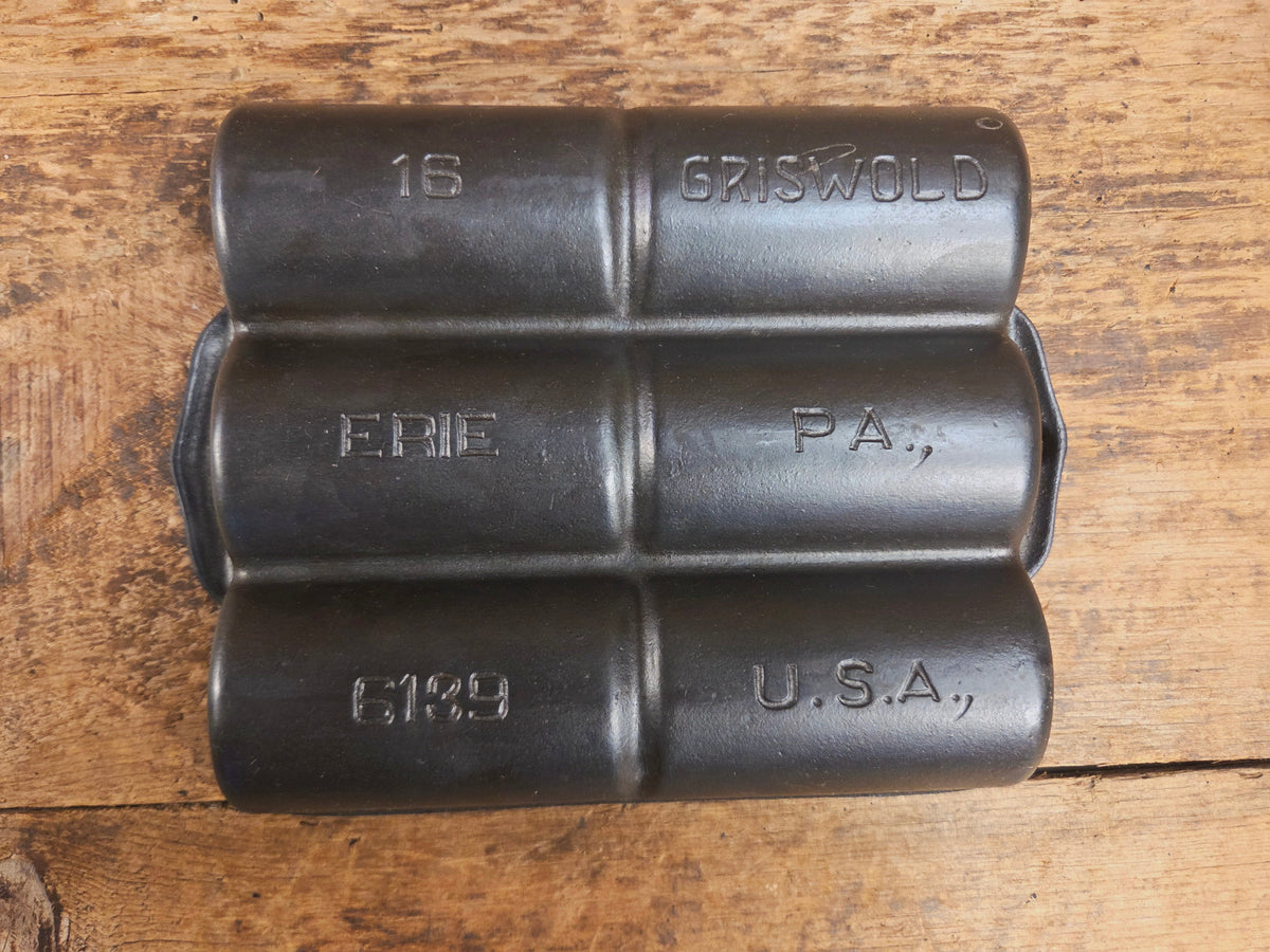 WOW. Tough To Find 1920’s LARGE Griswold No. 16 French Roll Bread 6 cup 6139 Bakeware