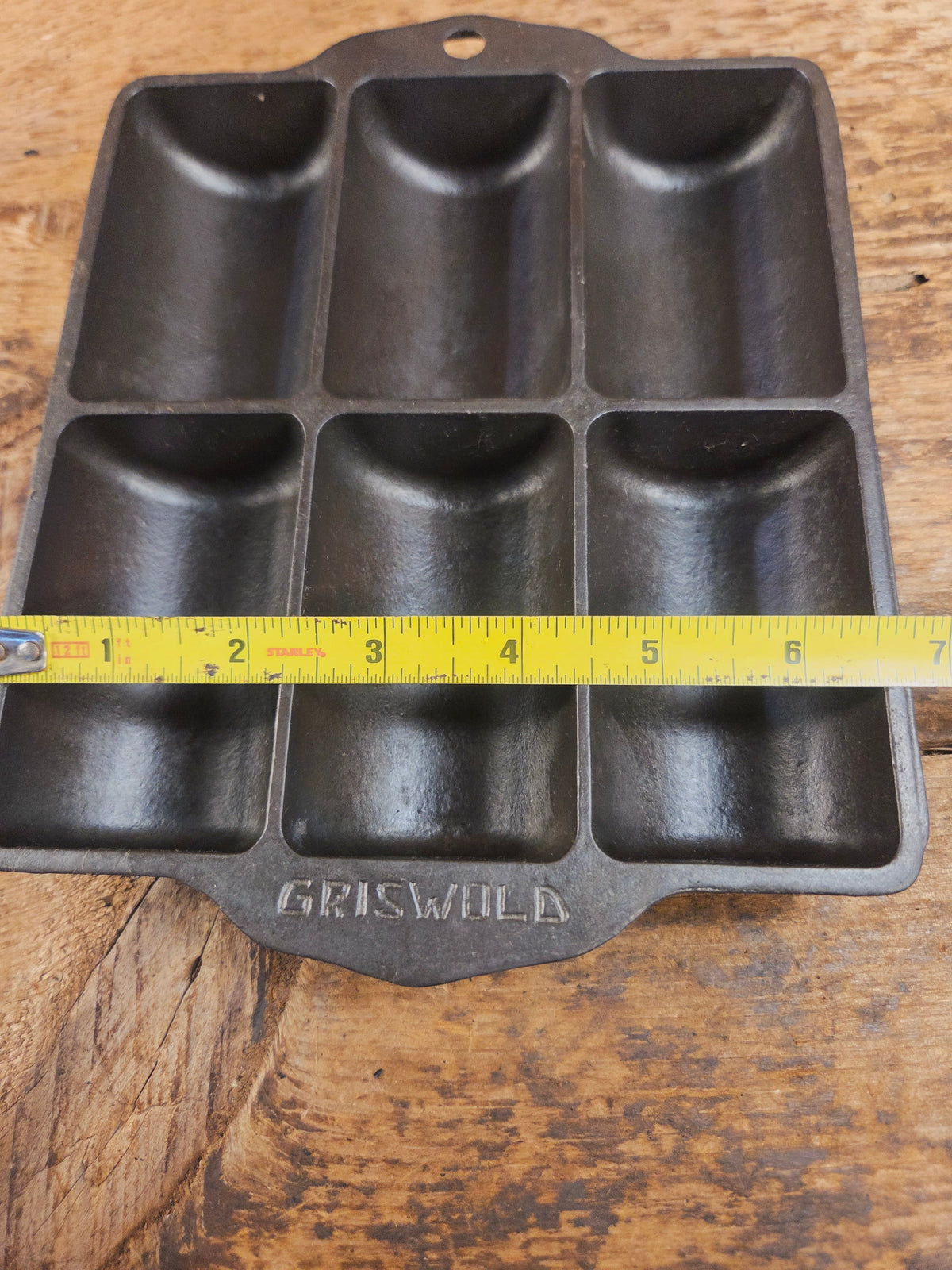 WOW. Tough To Find 1920’s LARGE Griswold No. 16 French Roll Bread 6 cup 6139 Bakeware