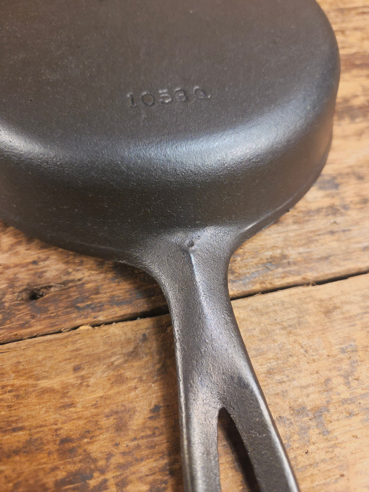 Wagner Ware #3 Cast Iron Egg Skillet with Stylized Logo and Smooth Bottom 1053 Q Skillet