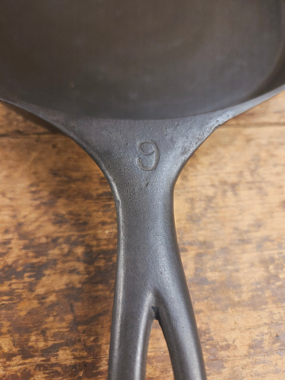 Tough to find! 1920’s era Wagner made National / Wagner Ware dual logo #9 (1359) Center logo cast iron skillet with