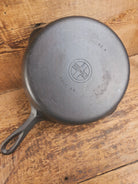 Gorgeous. 1940’s Era Griswold #7 Cast Iron Skillet with Small Block Logo 701 E Skillet