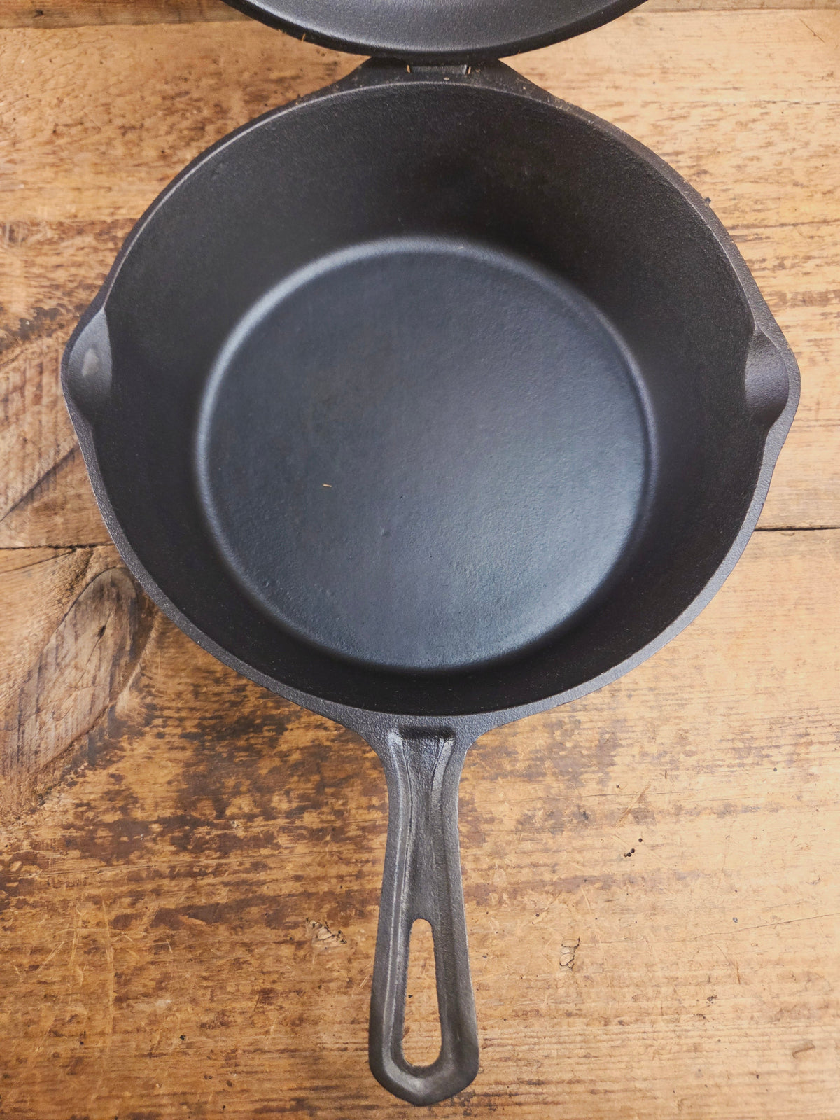 Mint Condition Lodge 4-In-1 star logo Combo Cooker. So versatile and elegant. Perfect gift or fully restored daily