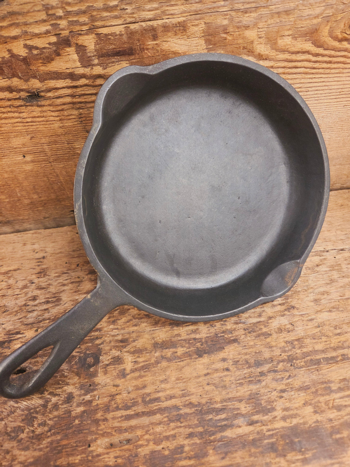Amazing gift idea! Early Birmingham Stove & Range #3 ’S’ Series Egg Skillet Red Mountain Series. Restored and Ready to