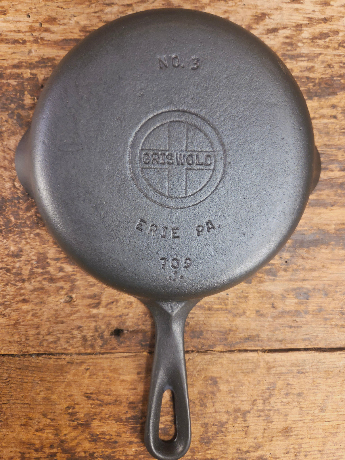 1940’s Griswold No. 3 Cast Iron Egg Skillet with Small Block Logo 709 J Skillet