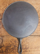 1920’s Wapak ’Z Logo’ #8 Skillet 101. Each Wapak is unique and tells its own story! Skillet