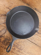 1920’s Wapak ’Z Logo’ #8 Skillet 101. Each Wapak is unique and tells its own story! Skillet