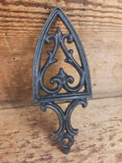 Griswold made ’Flat Iron Trivet’ small table trivet. #1733 very cool trinket! Dutch Ovens Trivets & Kettles