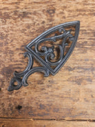 Griswold made ’Flat Iron Trivet’ small table trivet. #1733 very cool trinket! Dutch Ovens Trivets & Kettles