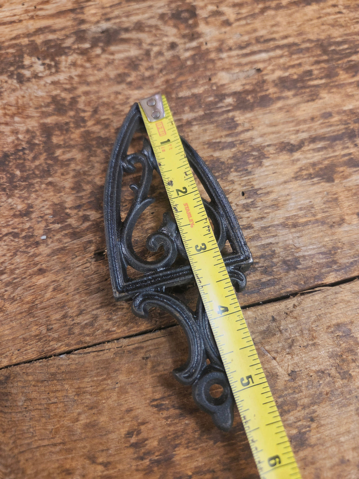 Griswold made ’Flat Iron Trivet’ small table trivet. #1733 very cool trinket! Dutch Ovens Trivets & Kettles