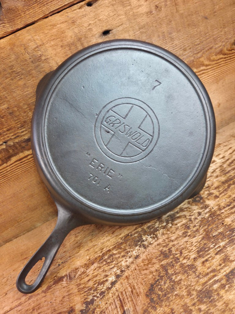 Gorgeous!! Very early 1910’s Griswold #7 Skillet with Heat Ring and Large Slant Logo ’Erie,’ 701 A Skillet