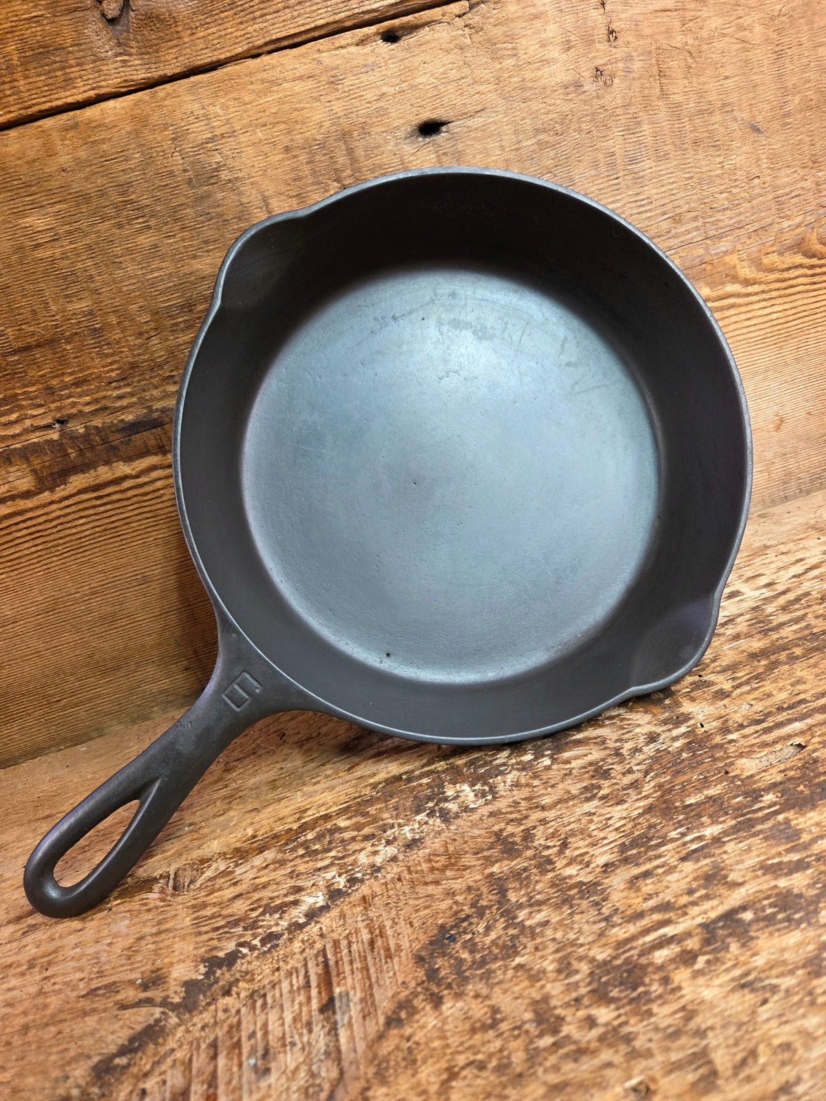1920’s Griswold #6 Skillet with Large Block Logo and Smooth Bottom 699 H Skillet