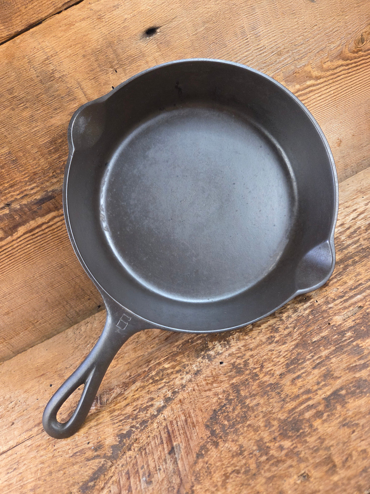 HTF Early 1900’s Griswold #6 Cast Iron Skillet Large Slant Logo 699 B Skillet