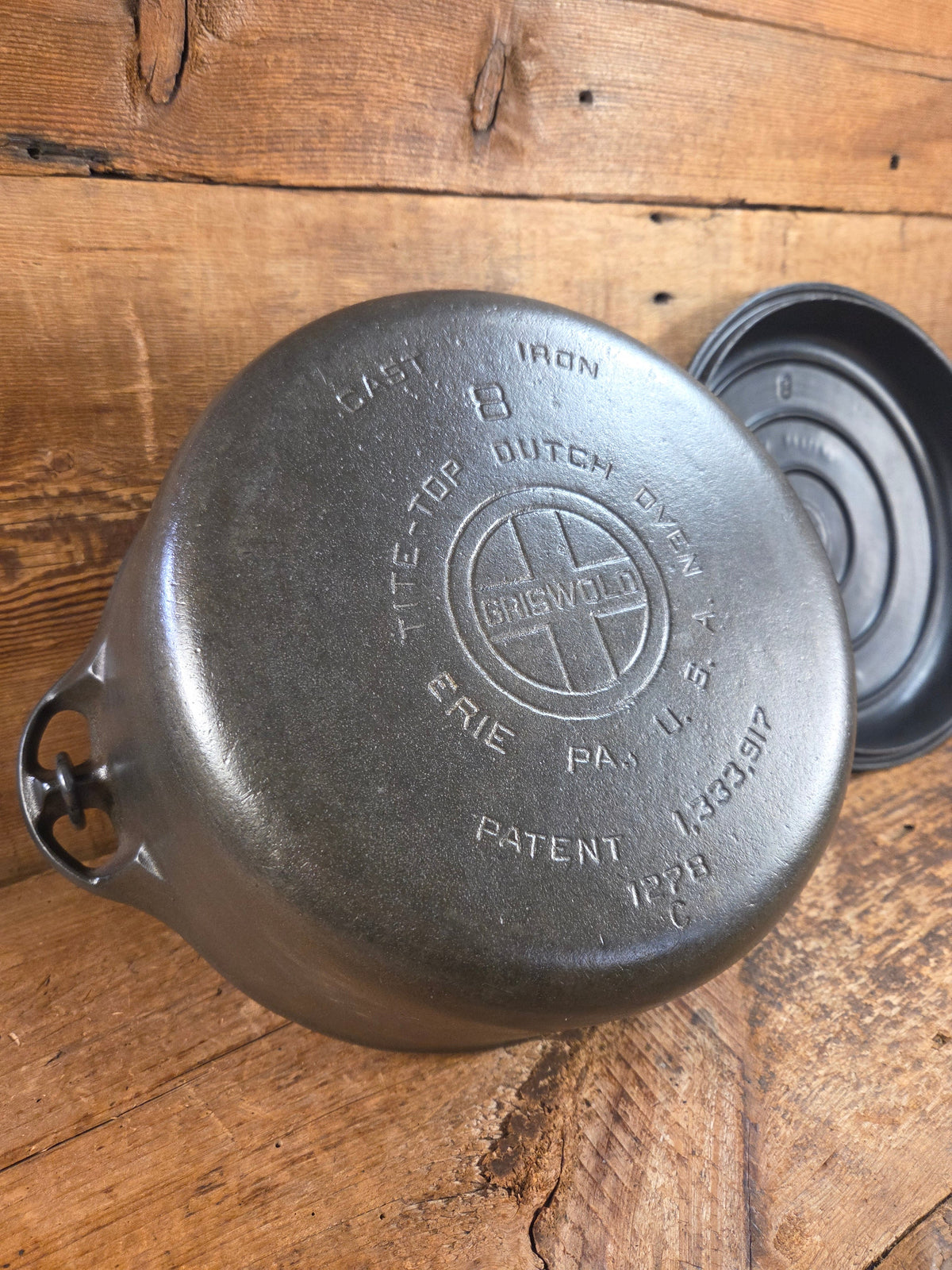 Daily workhorse! 1940’s Griswold #8 Tite-Top Dutch Oven Large Block Logo 1278 C and EZ Clean Lid Dutch Ovens Trivets &