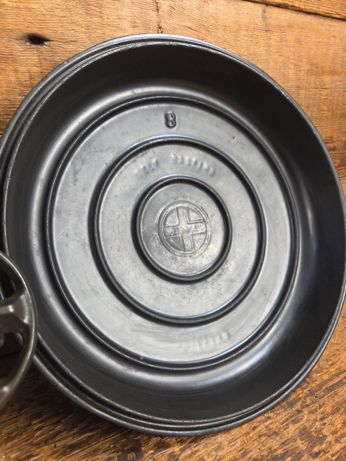 Daily workhorse! 1940’s Griswold #8 Tite-Top Dutch Oven Large Block Logo 1278 C and EZ Clean Lid Dutch Ovens Trivets &