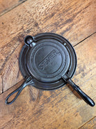 Early HTF 1900’s Stover No. 7 Waffle Iron with Low Base. Gorgeous design and balanced well. Ready to make crispy