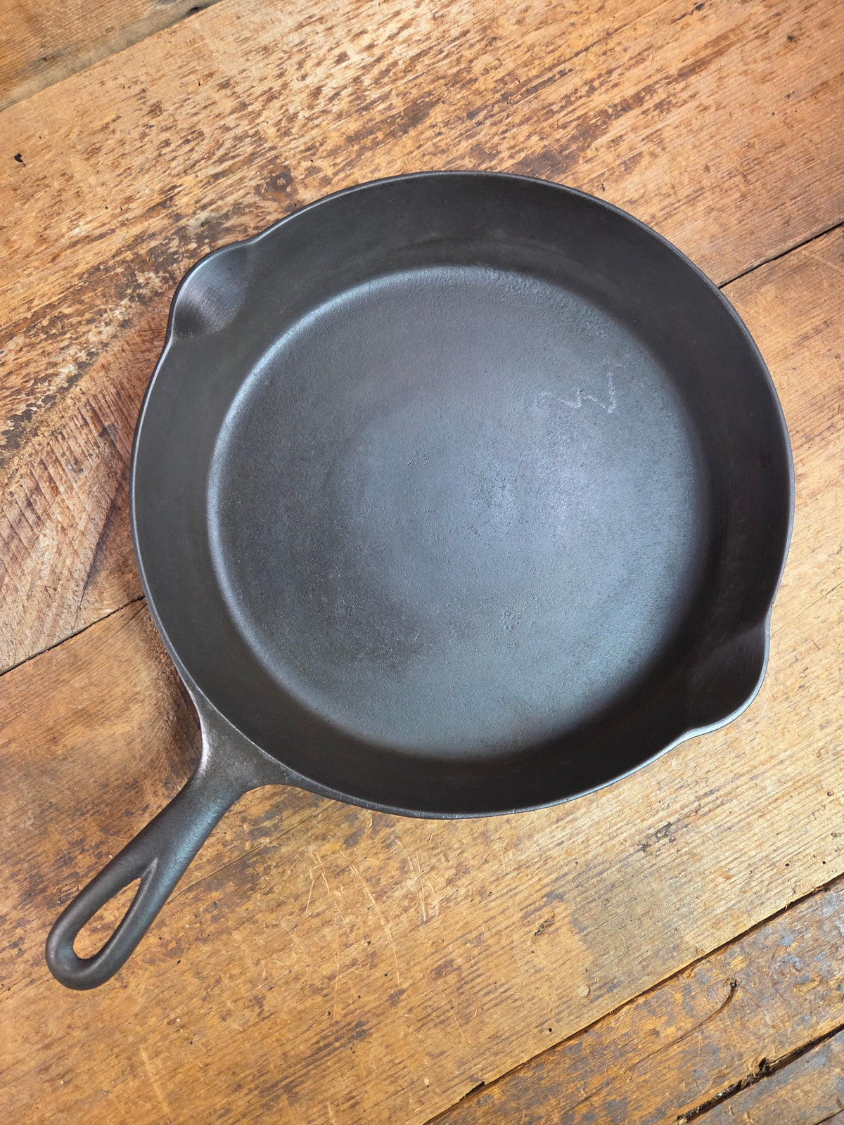 Gorgeous HTF Favorite Stove and Range made Puritan No. 10 Skillet Skillet