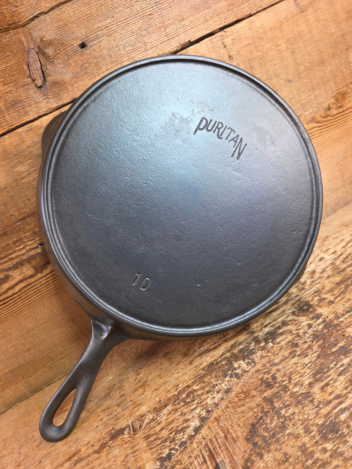 Gorgeous HTF Favorite Stove and Range made Puritan No. 10 Skillet Skillet