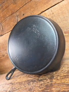 Gorgeous HTF Favorite Stove and Range made Puritan No. 10 Skillet Skillet