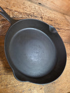 Gorgeous HTF Favorite Stove and Range made Puritan No. 10 Skillet Skillet
